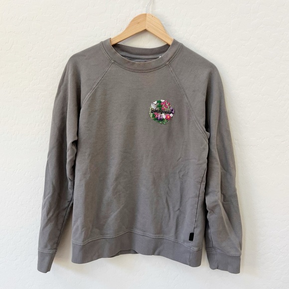 Patagonia Dark Grey Floral Embroidered Organic Cotton Crewneck - Picture 2 of 9